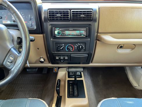Used 1999 Jeep Wrangler Sahara image 23