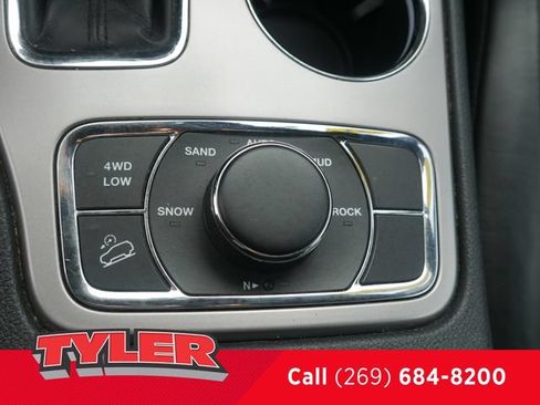 Used 2021 Jeep Grand Cherokee Limited AWD/4WD image 33