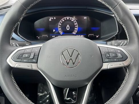 Used 2024 Volkswagen Taos SE AWD/4WD image 23