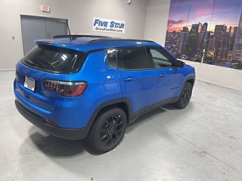 New 2026 Jeep Compass Latitude image 5