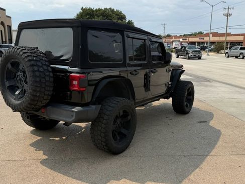 Used 2018 Jeep Wrangler Unlimited Sport S AWD/4WD image 4