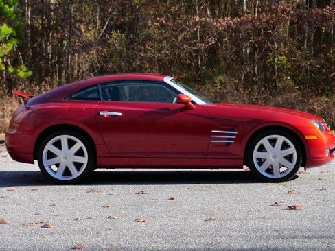 Used 2006 Chrysler Crossfire Limited image 38