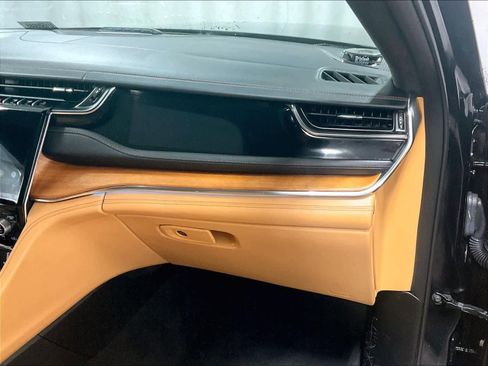 Used 2023 Jeep Grand Cherokee Summit image 13