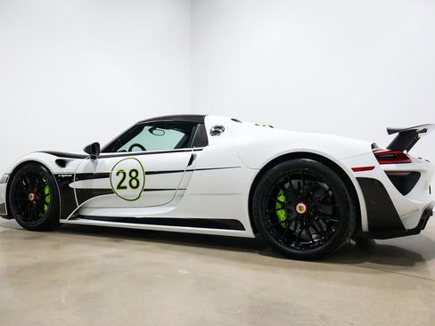 Used 2015 Porsche 918 Spyder image 20