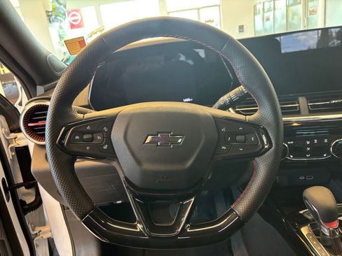 Used 2026 Chevrolet Trax RS w/ Driver Confidence Package FWD image 16
