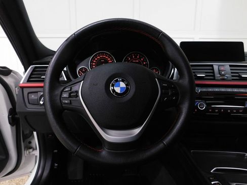 Used 2019 BMW 330i xDrive Wagon AWD/4WD image 42
