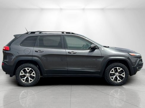 Used 2015 Jeep Cherokee Trailhawk AWD/4WD image 2