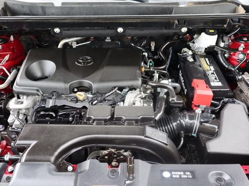 Used 2021 Toyota RAV4 LE w/ Carpet Mat Package (TMS) AWD/4WD image 39