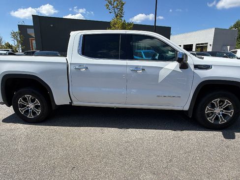 Used 2025 GMC Sierra 1500 SLT AWD/4WD image 7