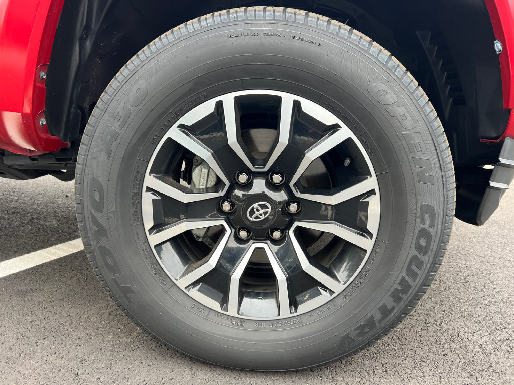 Used 2023 Toyota Tacoma TRD Sport w/ TRD Premium Sport Package AWD/4WD image 12