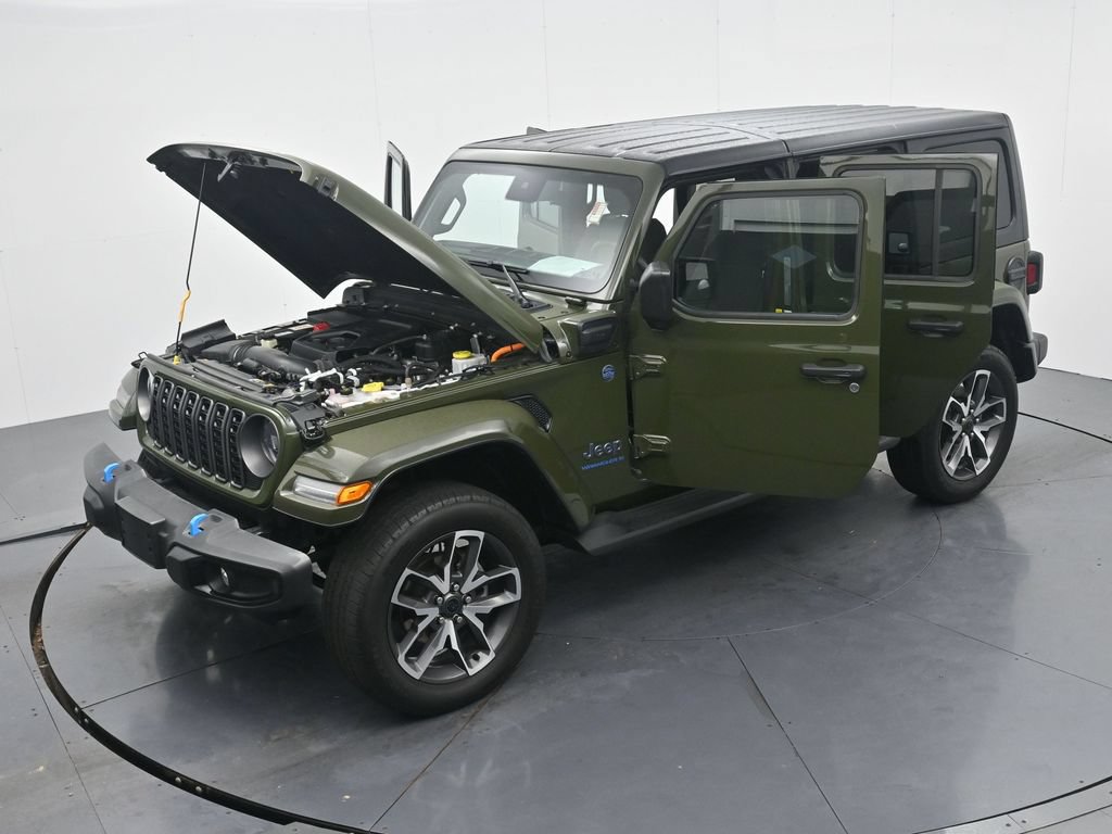 Used 2024 Jeep Wrangler Unlimited w/ Convenience Group AWD/4WD image 39
