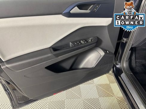 Used 2022 Volkswagen Taos SE image 11