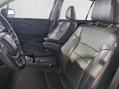 Used 2019 Honda Pilot Elite image 16