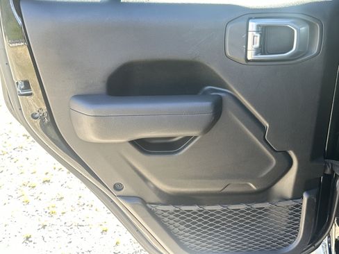 Used 2026 Jeep Gladiator Mojave AWD/4WD image 21