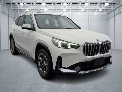 Certified 2023 BMW X1 xDrive28i w/ Convenience Package image 3