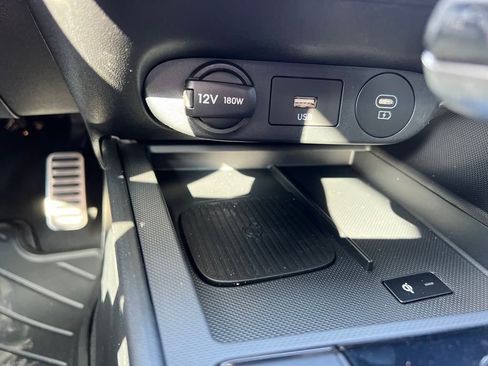 Used 2025 Hyundai Elantra SEL image 19