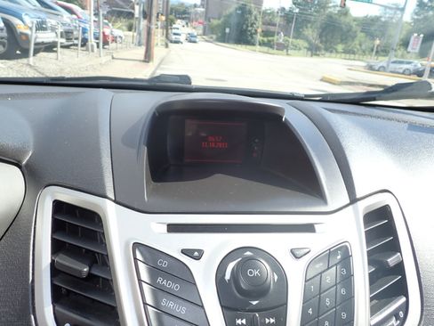 Used 2011 Ford Fiesta SE w/ 201A Rapid Spec Order Code image 15