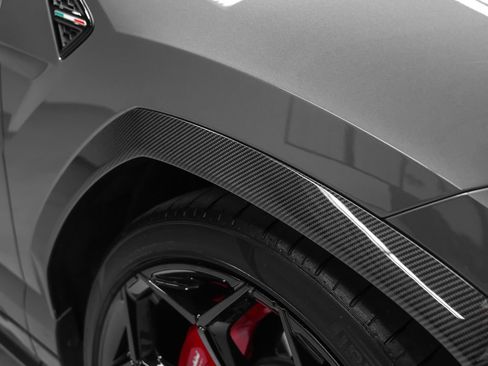 Used 2023 Lamborghini Urus Performante AWD/4WD image 12