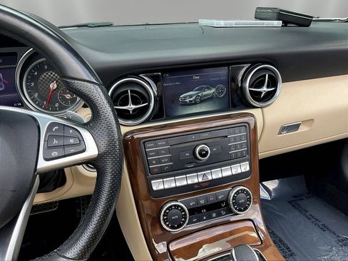 Used 2020 Mercedes-Benz SLC 300 image 9