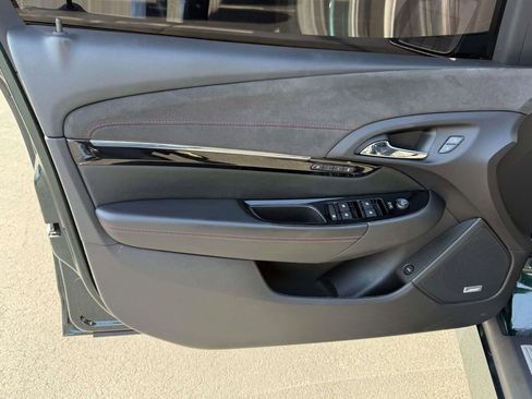 Used 2016 Chevrolet SS Base image 16