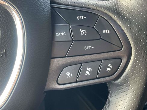 Used 2022 Dodge Durango GT image 11