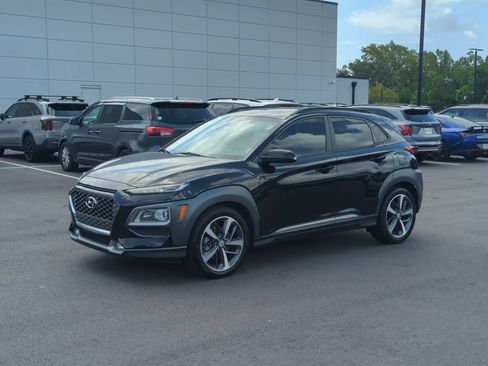 Used 2021 Hyundai Kona Limited w/ Cargo Package FWD image 2