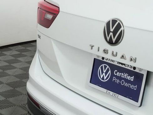 Certified 2023 Volkswagen Tiguan SE image 33