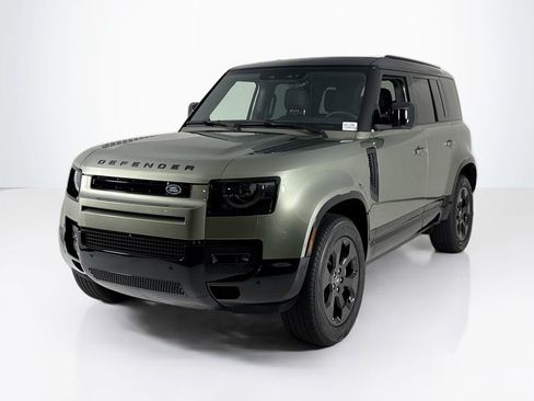 Used 2025 Land Rover Defender 110 X-Dynamic SE image 1