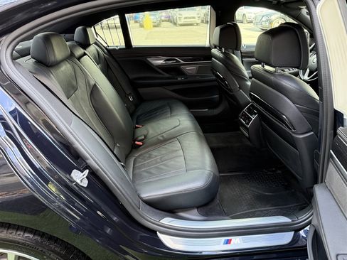 Used 2019 BMW 740i w/ Executive Package image 18