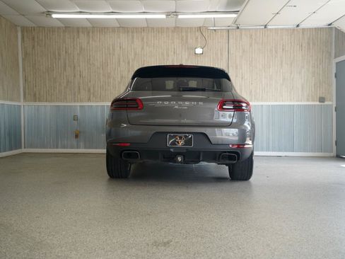 Used 2018 Porsche Macan AWD/4WD image 8