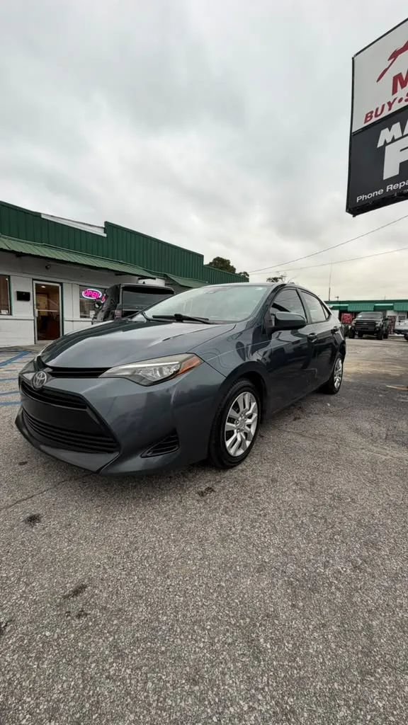 Used 2017 Toyota Corolla LE FWD image 8