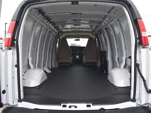 New 2025 Chevrolet Express 2500 Work Van image 15