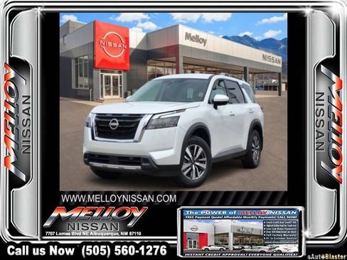Certified 2025 Nissan Pathfinder SL FWD image 1