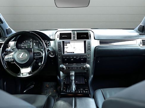 Used 2020 Lexus GX 460 Premium w/ Premium Package image 19