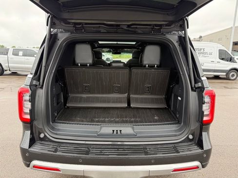 Used 2023 Ford Expedition Platinum AWD/4WD image 38