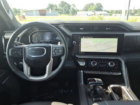 Used 2025 GMC Sierra 1500 Denali w/ Denali Reserve Package AWD/4WD image 15