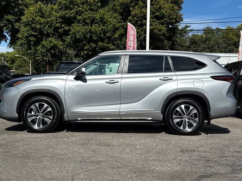 Certified 2025 Toyota Highlander XLE AWD/4WD image 6