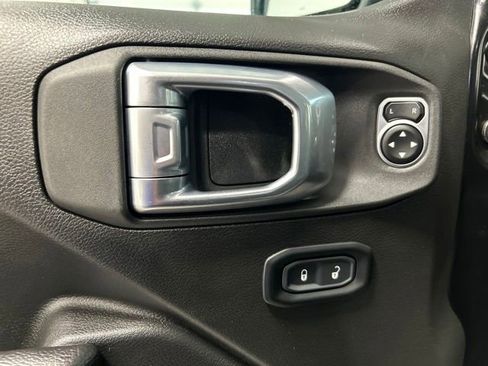 Used 2024 Jeep Wrangler Unlimited AWD/4WD image 21