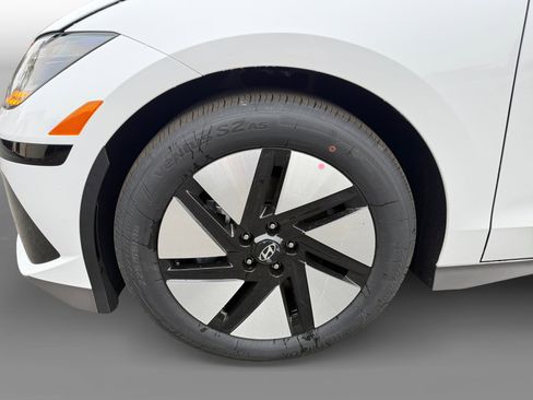 New 2025 Hyundai Ioniq 6 SE image 9