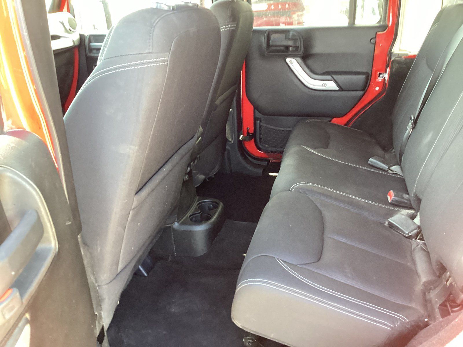 Used 2013 Jeep Wrangler Unlimited Sahara w/ Connectivity Group AWD/4WD image 12