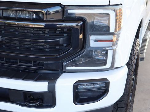 Used 2022 Ford F250 Lariat w/ Black Appearance Package image 10