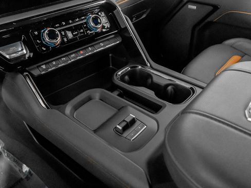 Used 2025 GMC Sierra 2500 AT4 w/ AT4 Premium Plus Package image 37