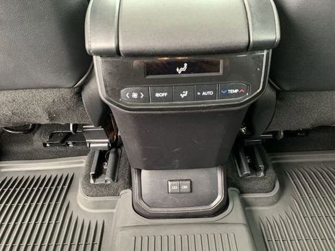 Used 2022 Toyota Highlander XLE image 33