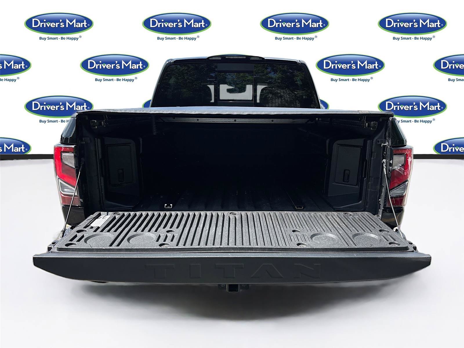 Used 2020 Nissan Titan Platinum Reserve w/ Moonroof Package AWD/4WD image 27