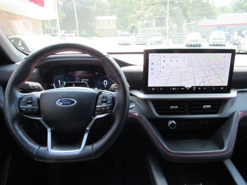 Used 2025 Ford Explorer ST-Line AWD/4WD image 19