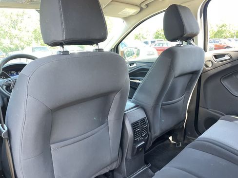 Used 2017 Ford Escape SE w/ Equipment Group 201A AWD/4WD image 19