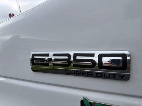 Used 2015 Ford E-350 and Econoline 350 Super Duty RWD image 8