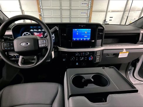 New 2026 Ford F250 XL w/ F-250 >10K GVWR Package image 14