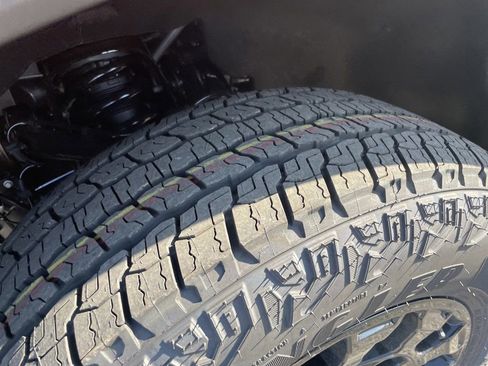 New 2026 GMC Canyon Elevation w/ Convenience Package image 28