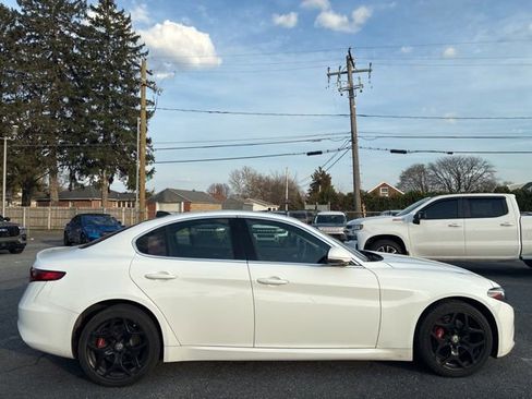 Used 2019 Alfa Romeo Giulia AWD image 6